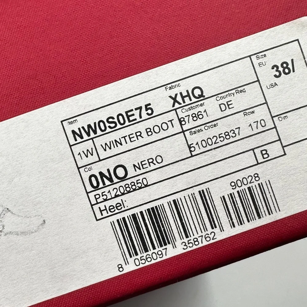 VALENTINO ROCKSTUD Winter Ankle Boots WOMENS SZ 8.5 - Picture 13 of 16